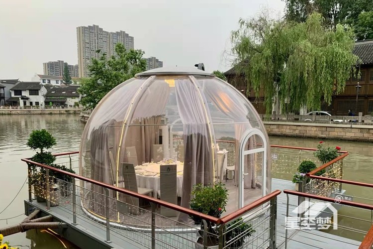 泡泡星空房 泡泡星空房
