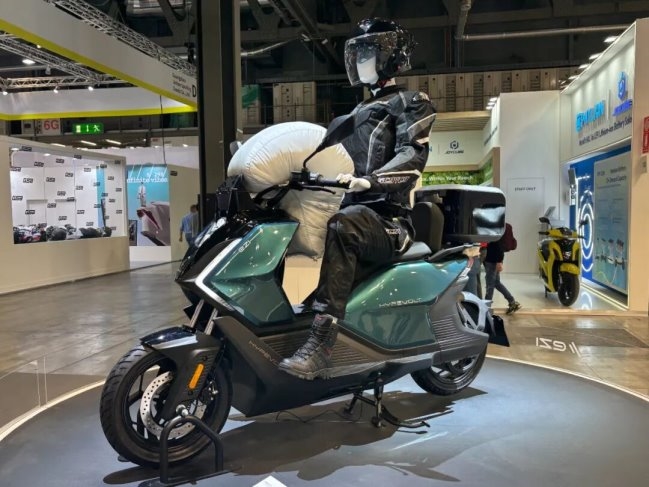 破界而立：EZI以全场景矩阵亮相2025 EICMA，重塑全球电动轻出行格局